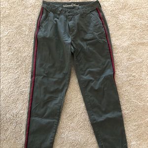 Universal threads crop girlfriend pants size 0
